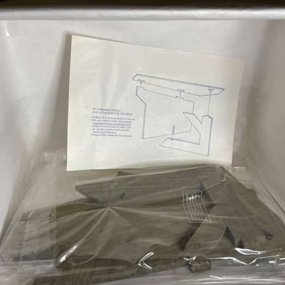 Vintage Avon Nativity Collectibles Porcelain Figurine Set 1980's - Picture 7 of 15